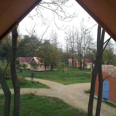 Camping Paradis Bellerive Montfrin