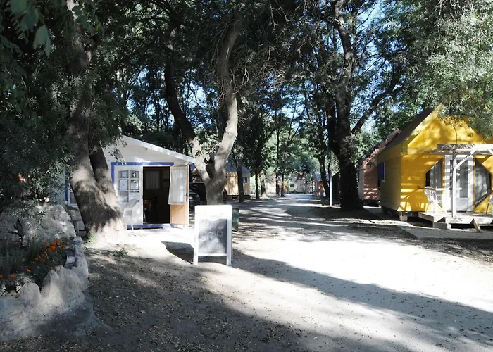 Paradis Bellerive 3* Montfrin