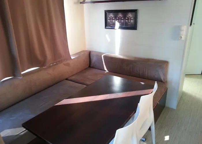 Κάμπινγκ Paradis Bellerive 3*